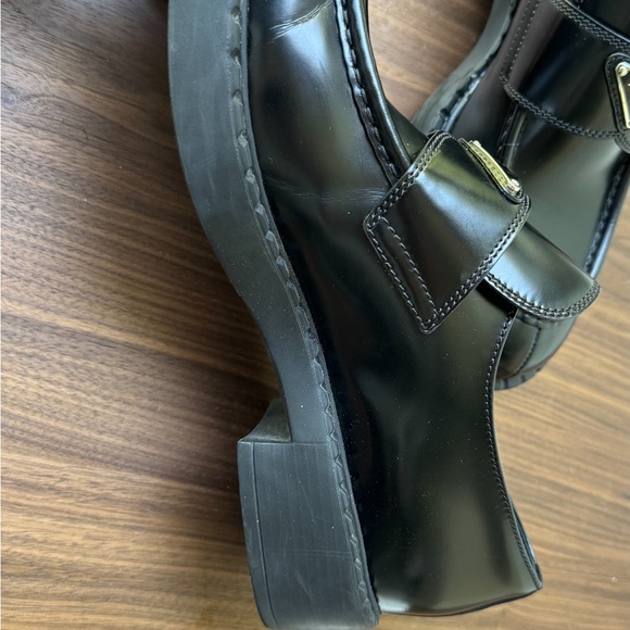 Prada loafers. - Picture 3 of 5